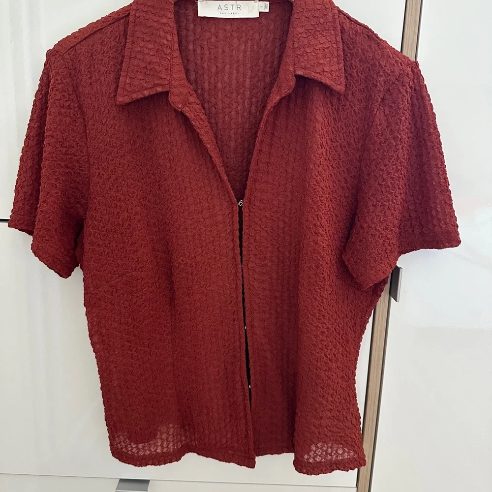 Astr Red Ribbed Button Down Blouse - Picture 2 of 5